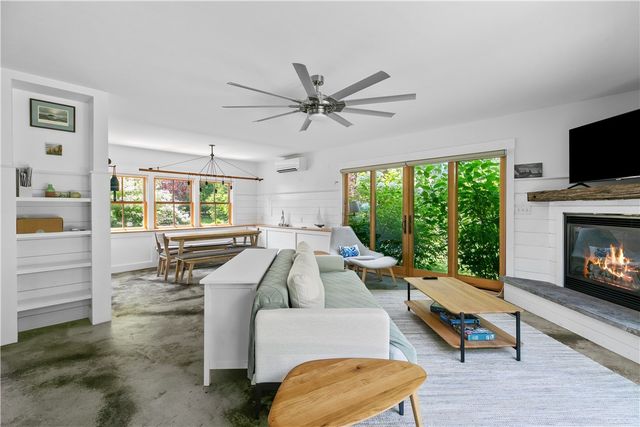 30 Battery Lane, Jamestown, RI 02835