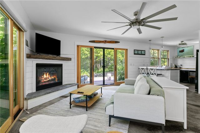 30 Battery Lane, Jamestown, RI 02835