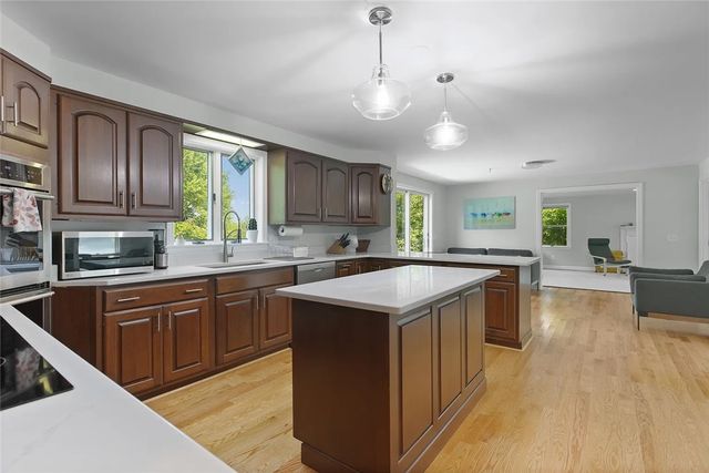 30 Battery Lane, Jamestown, RI 02835