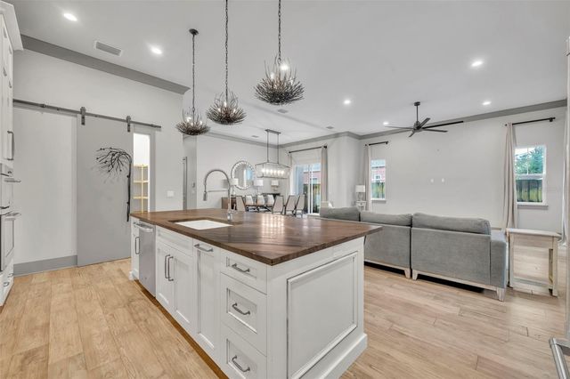 1018 YATES STREET, Orlando, FL 32804