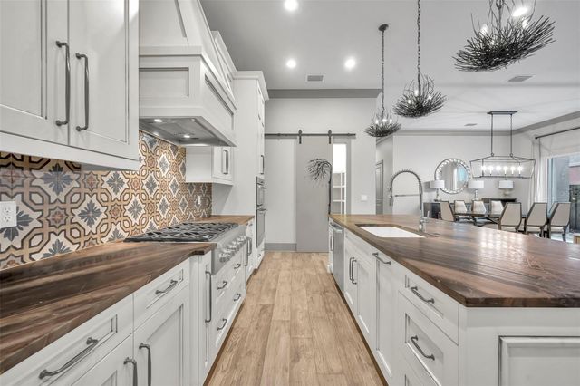 1018 YATES STREET, Orlando, FL 32804