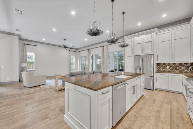 1018 YATES STREET, Orlando, FL 32804