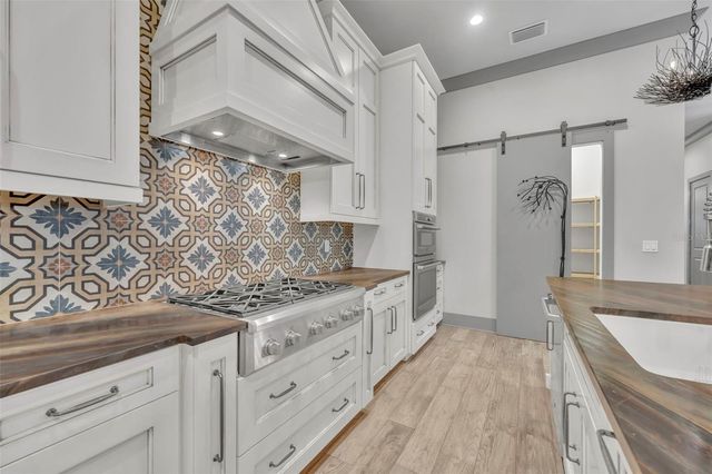 1018 YATES STREET, Orlando, FL 32804