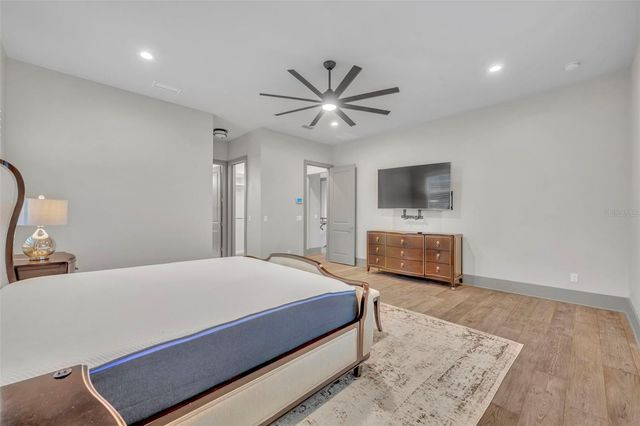 1018 YATES STREET, Orlando, FL 32804