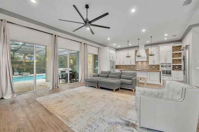 1018 YATES STREET, Orlando, FL 32804