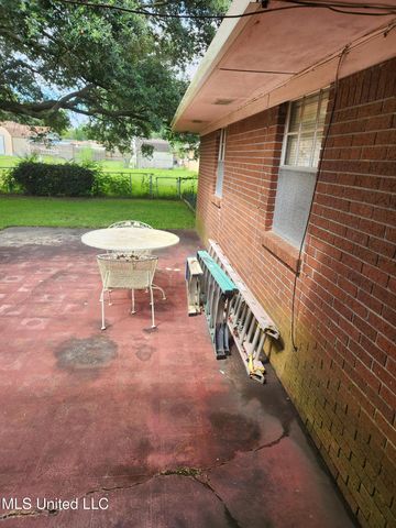 2285 Windsor Court, Biloxi, MS 39532