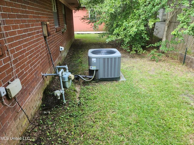 2285 Windsor Court, Biloxi, MS 39532