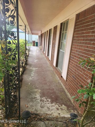 2285 Windsor Court, Biloxi, MS 39532