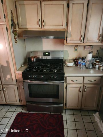 2285 Windsor Court, Biloxi, MS 39532