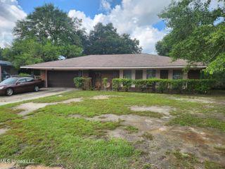 2285 Windsor Court, Biloxi, MS 39532