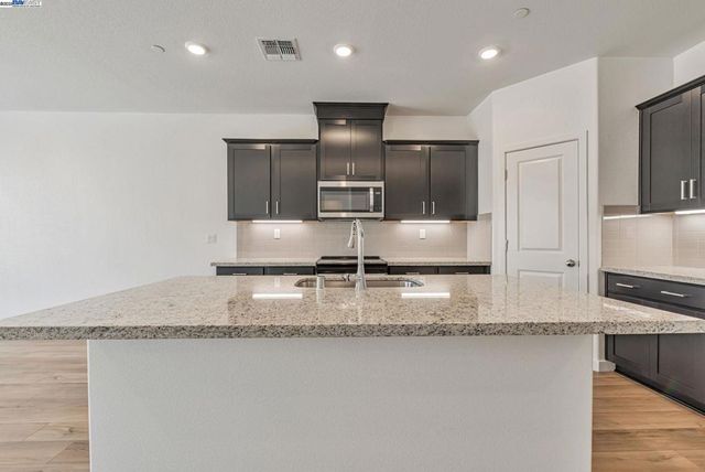 359 Astilbe Street, Discovery Bay, CA 94505