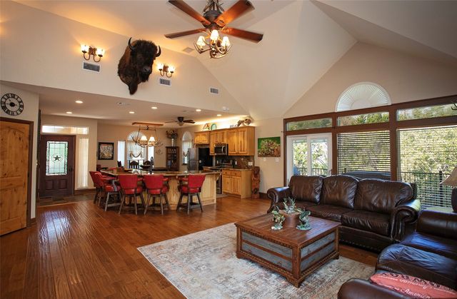 880 Cliffs Drive, Possum Kingdom Lake, TX 76449