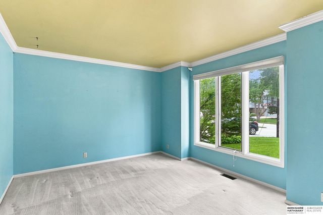 16509 Spring Circle, Omaha, NE 68130