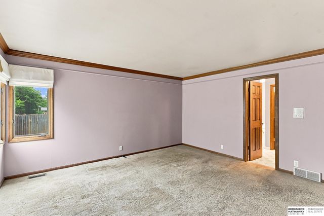 16509 Spring Circle, Omaha, NE 68130