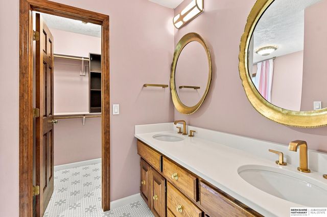 16509 Spring Circle, Omaha, NE 68130