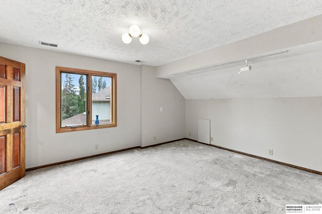 16509 Spring Circle, Omaha, NE 68130