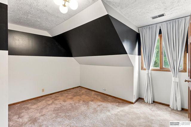 16509 Spring Circle, Omaha, NE 68130