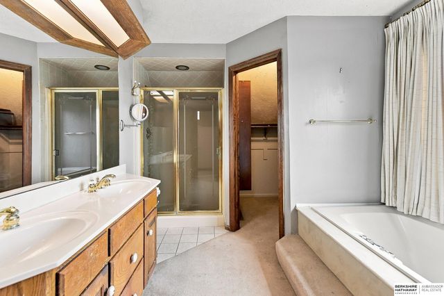 16509 Spring Circle, Omaha, NE 68130
