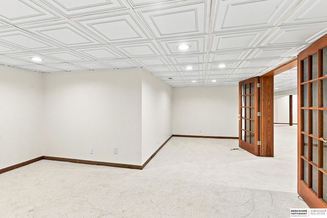 16509 Spring Circle, Omaha, NE 68130