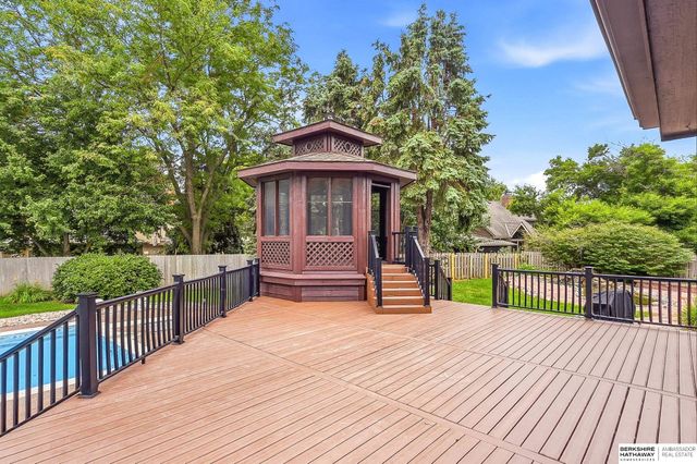 16509 Spring Circle, Omaha, NE 68130