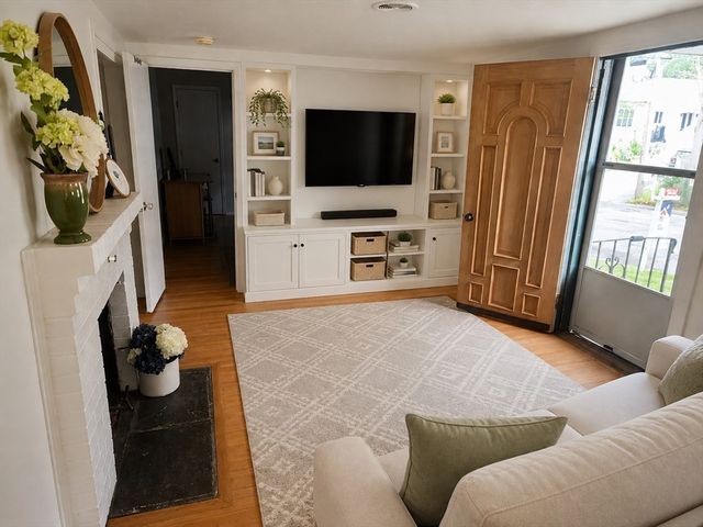 13 Park Lane, Wayland, MA 01778
