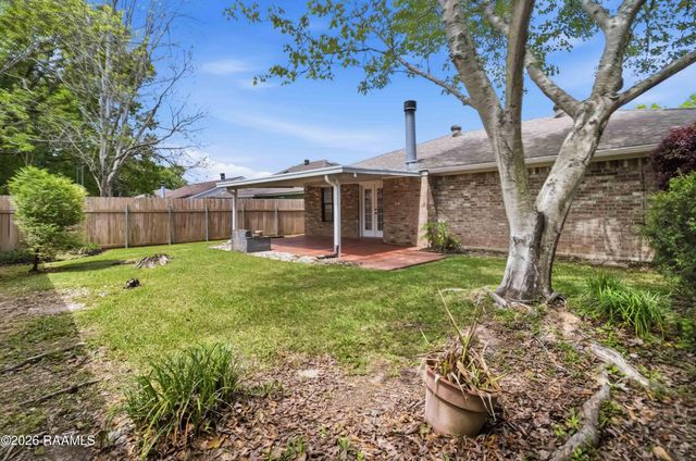 206 Open Meadows Drive, Lafayette, LA 70506