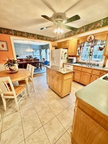 12 Cote Street, Amesbury, MA 01913