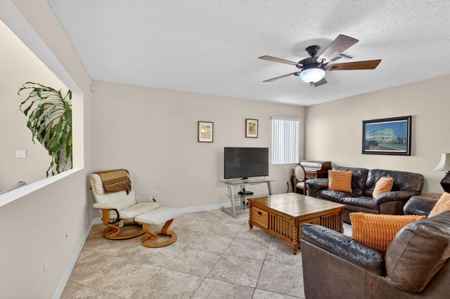10111 NW 4th Street, Plantation, FL 33324
