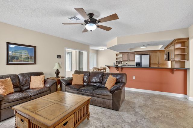 10111 NW 4th Street, Plantation, FL 33324