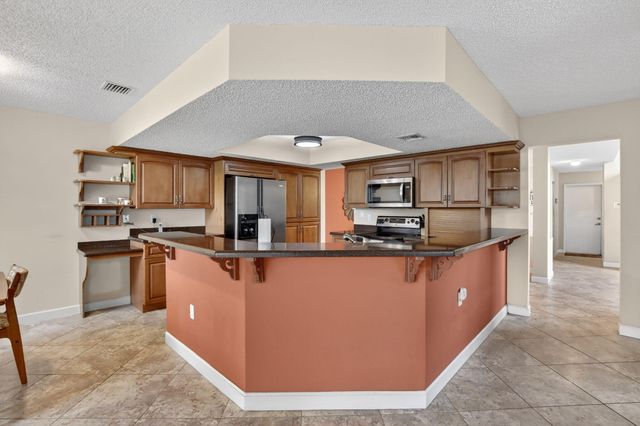 10111 NW 4th Street, Plantation, FL 33324