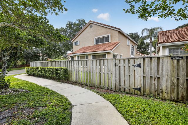 10111 NW 4th Street, Plantation, FL 33324