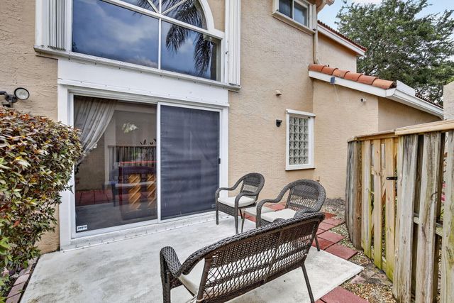 10111 NW 4th Street, Plantation, FL 33324