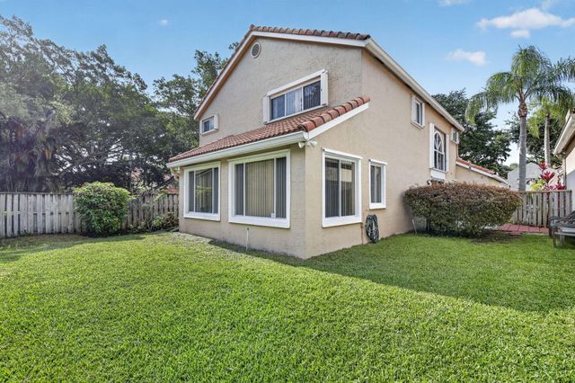 10111 NW 4th Street, Plantation, FL 33324