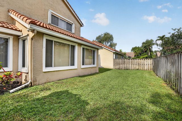 10111 NW 4th Street, Plantation, FL 33324