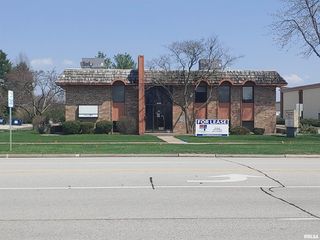 1980 SPRUCE HILLS Drive, Bettendorf, IA 52722