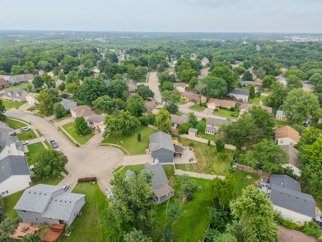 2102 SPECK CT, Columbia, MO 65202