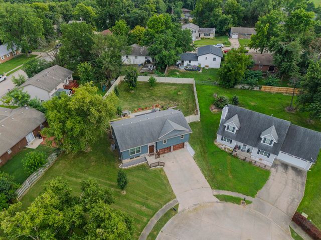 2102 SPECK CT, Columbia, MO 65202