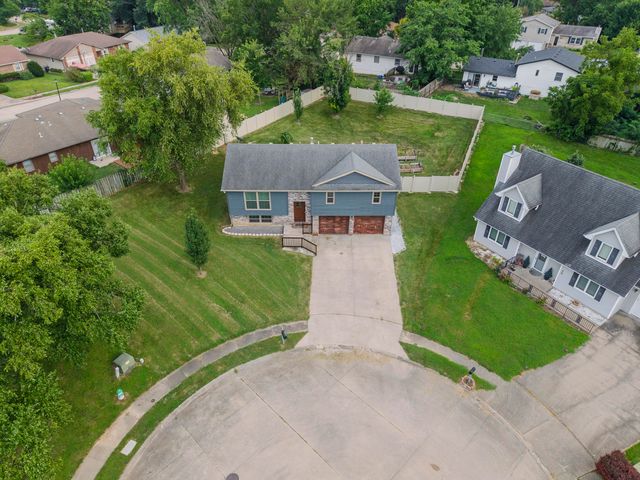 2102 SPECK CT, Columbia, MO 65202