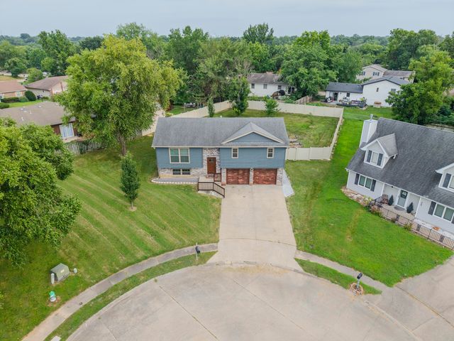 2102 SPECK CT, Columbia, MO 65202