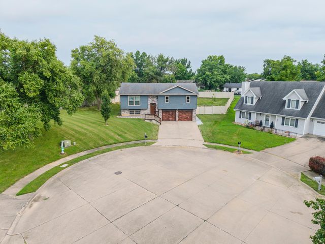 2102 SPECK CT, Columbia, MO 65202