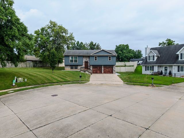 2102 SPECK CT, Columbia, MO 65202