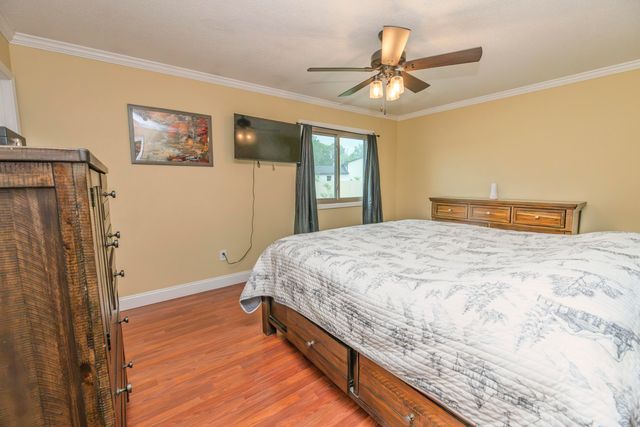 2102 SPECK CT, Columbia, MO 65202