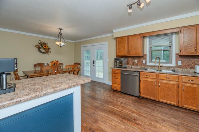 2102 SPECK CT, Columbia, MO 65202