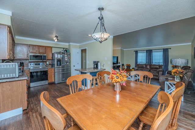 2102 SPECK CT, Columbia, MO 65202