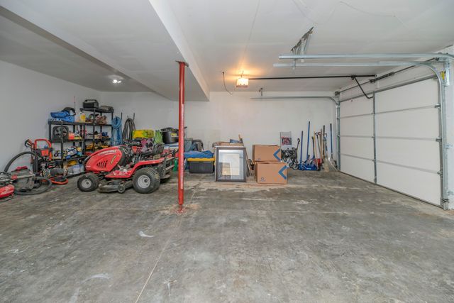 2102 SPECK CT, Columbia, MO 65202