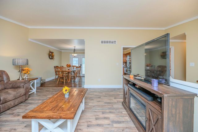 2102 SPECK CT, Columbia, MO 65202