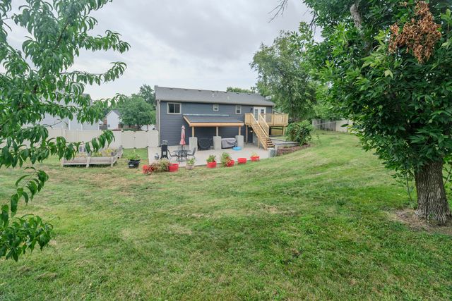 2102 SPECK CT, Columbia, MO 65202