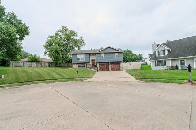 2102 SPECK CT, Columbia, MO 65202