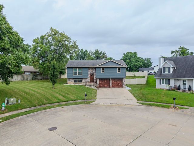 2102 SPECK CT, Columbia, MO 65202