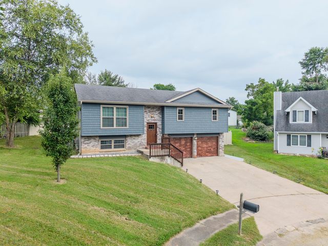 2102 SPECK CT, Columbia, MO 65202